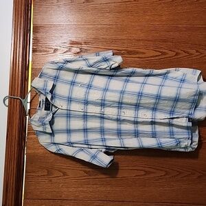 Short sleeve casual button down shirt, size XXL, light blue